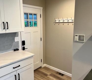 Quincy Casa | Crescent Bar Waterfront Home- Private Beach, Water Views, Hiking, Golf, Live Concerts