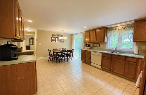 Conway Casa | Crescent Cape -Great location/Family Friendly/Dog Friendly/Private