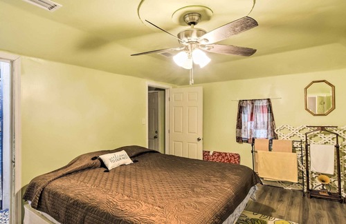 Fruitland Casa | Crescent City Hideaway w/ Screened Porch!