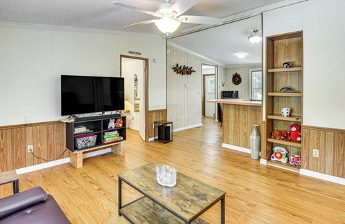 Crescent City Cabaña | Crescent City Home w/ Charcoal Grill: Near 3 Lakes