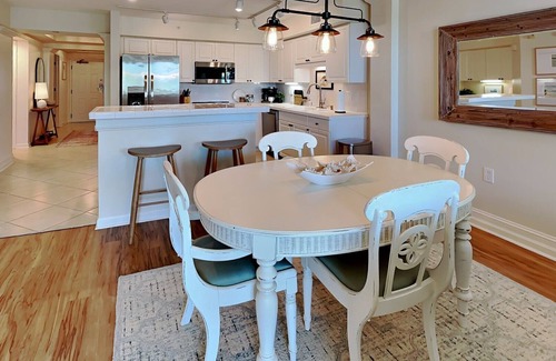 Litchfield by the Sea Condominio | Crescent D1E at Sandpiper Run - Large Pool, private stairs
