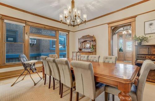 Central Colorado Springs Casa | Crescent Mansion - Golf Hot Tub BBQ Skyline Views