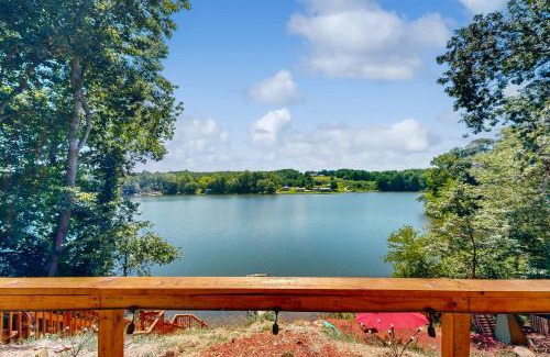 Delta Casa | Crescent Moon Tiny Lake House