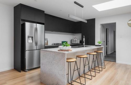 South Launceston Casa | Crescent Townhouse close to LGH