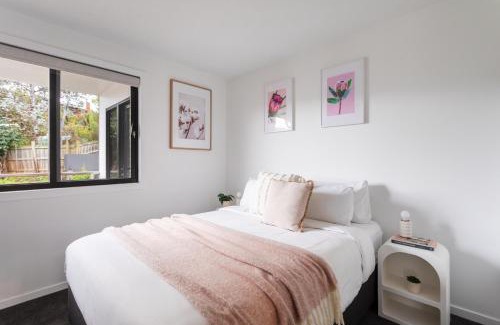 South Launceston Casa | Crescent Townhouse close to LGH