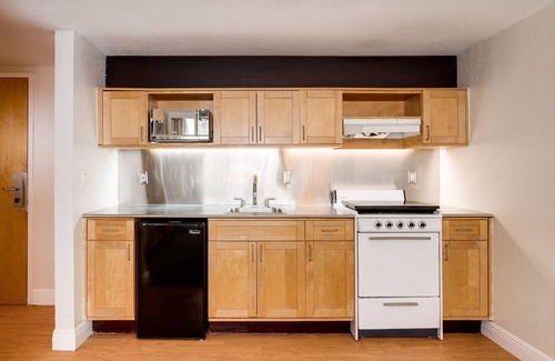 City Center Hotel | Crest Hotel Suites