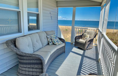 Willoughby Spit Casa | Crest of a Wave! The Little OV Beach House! Kayak, Swim!