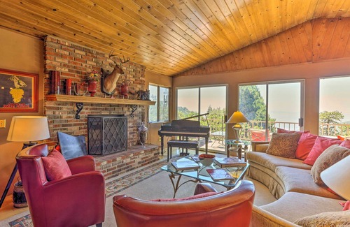 Cedarpines Park Casa | Crestline Area Escape w/ 3 Decks & Fire Pit!