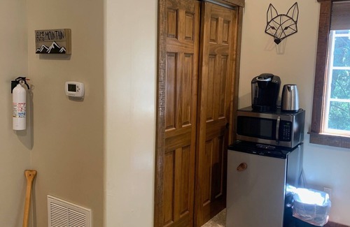 Crestline Cabina | Crestline Blissful Cabin Escape - Private Guest House near Lake!