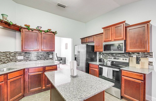 Crestview Casa | Crestview Family Home: Screened Porch & Games!