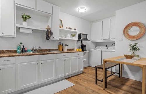 University Casa | -