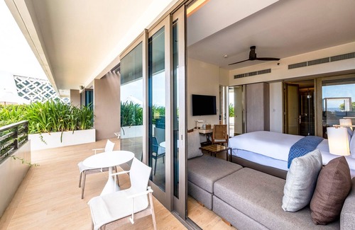 Yapak Hotel | Crimson Resort & Spa Boracay