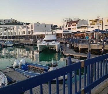 Mykonos Apartamento | Crimson Tides