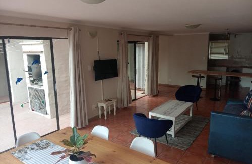 Mykonos Apartamento | Crimson Tides