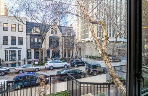 Gold Coast Apartamento | Crisp Gold Coast 1BR nr. Mariano Park & Oak St. Beach, by Blueground