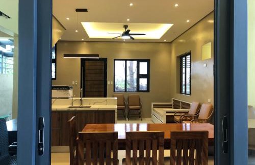 Tagaytay Complejo | Cristinas Holiday home