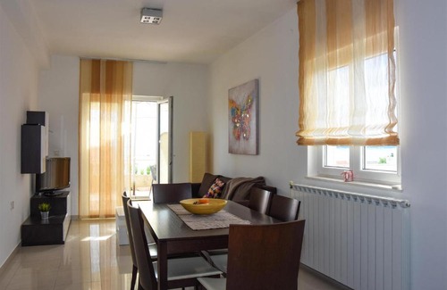 Mandre Apartamento | Crnika