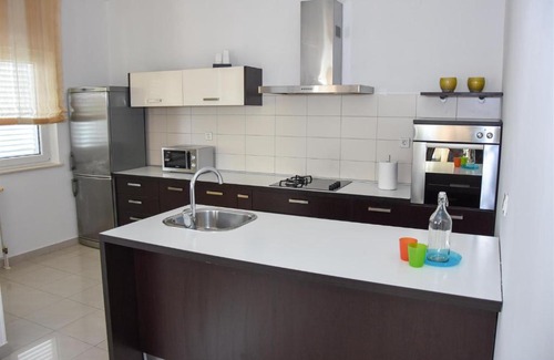 Mandre Apartamento | Crnika