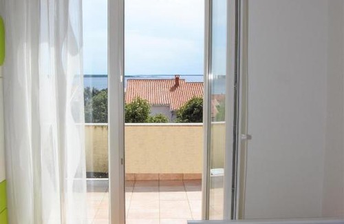 Mandre Apartamento | Crnika