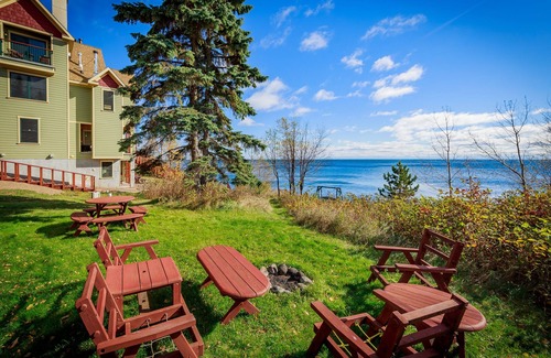 Croftville Cabaña | Croftville Road Cottages # 1. En la orilla del lago superior. Acogedor y Romántico.
