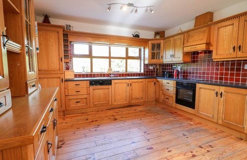 Crolly Casa | CROLLY HOME, pet friendly, with open fire in Crolly, County Donegal