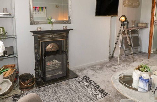 Bretforton Cabaña | CROMPTON COTTAGE, romantic, with open fire in Bretforton