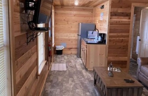 Hamilton Cabina | Crooked Creek Ranch Cabin 11