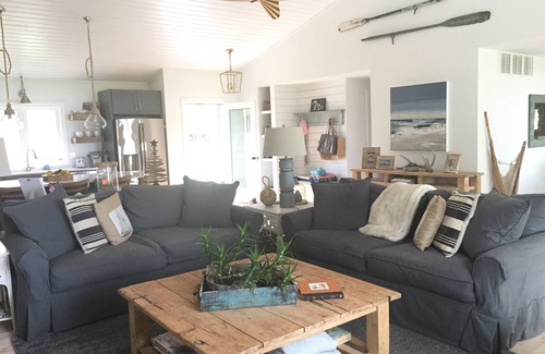 Petoskey Casa | Crooked Lake Cottage - RECIENTEMENTE RENOVADO - ¡Esperas puestas de sol y botes paradisíacos!