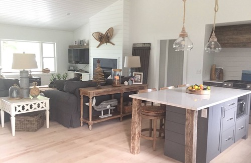 Petoskey Casa | Crooked Lake Cottage - RECIENTEMENTE RENOVADO - ¡Esperas puestas de sol y botes paradisíacos!