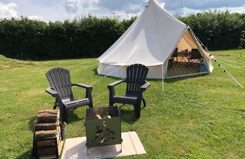 Bideford Cabina | Crooked Oaks Bell Tent Glamping in North Devon