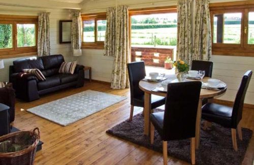 Pershore Casa | Cropvale Lodge