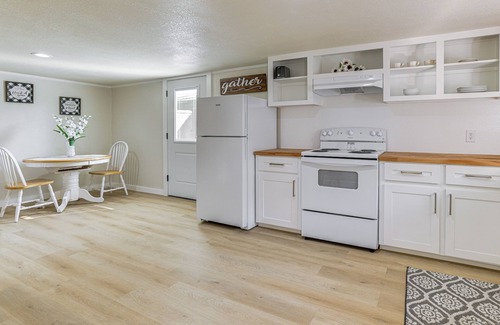 Crosby Cabaña | 'crosby Huffman Hideaway' Serene Escape w/ Yard