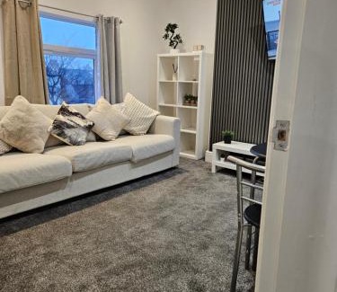 Waterloo Apartamento | Crosby Marina 2-BHK Apartment & Next to Liverpool