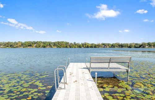 Salem Lakes Casa | Cross Lake Retreat with Hot Tub & Stunning Views