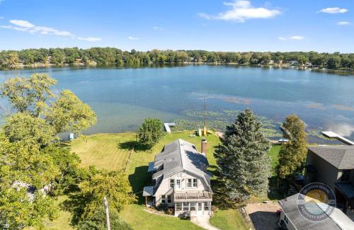Salem Lakes Casa | Cross Lake Retreat with Hot Tub & Stunning Views