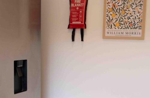 Leeds Casa | Cross Lane Cottage