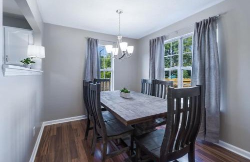 Downtown Chattanooga Casa | Crossroads Cottage l Grill & high speed internet