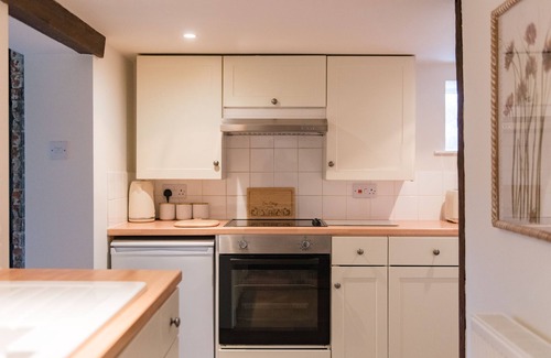 Faversham Cabaña | Crow Cottage by Bloom Stays - sleeps 2 guests in 1 bedroom