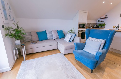 Llanfaethlu Apartamento | Crow's Nest - a coastal that sleeps 2 guests in 1 bedroom