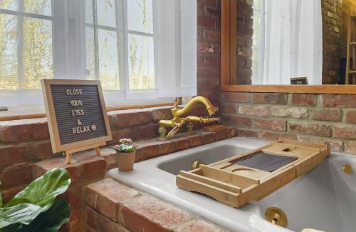 Seymour Casa | Crown Carriage House