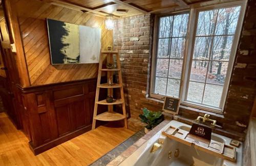 Seymour Casa | Crown Carriage House