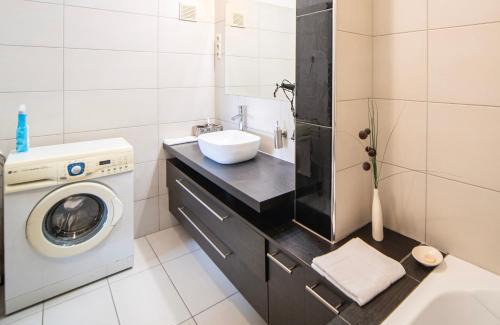 Obuda Apartamento | Crown & Comfort - 4 ppl, Wi-Fi, TV, AC