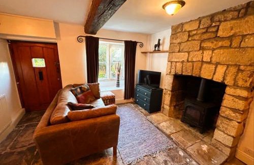 Stroud Casa | Crown Cottage by MaisonPro