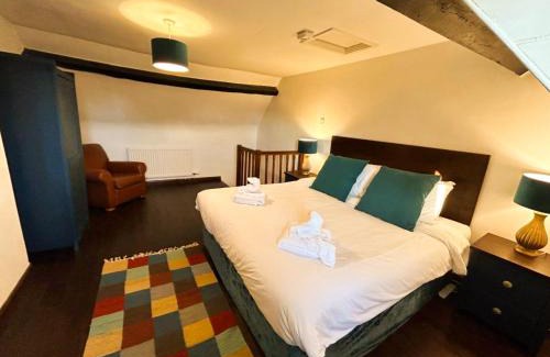 Stroud Casa | Crown Cottage by MaisonPro