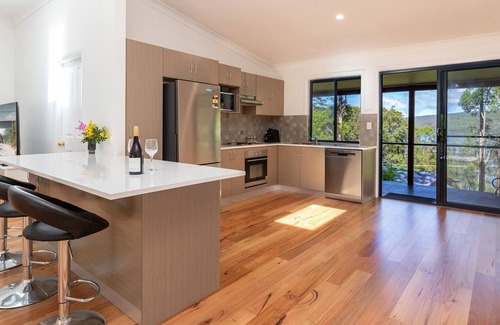 Tarbuck Bay Casa | Crown Cottage - close to Seal Rocks