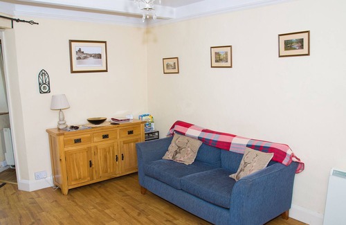 Exford Casa | Crown Cottage is a picture postcard thatched, self catering holiday cottage