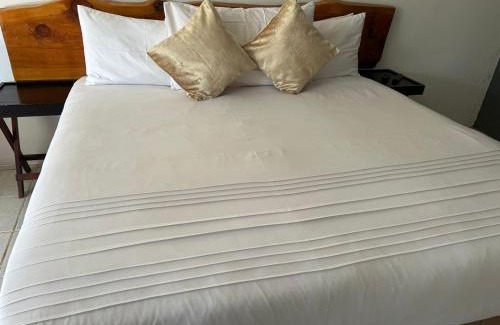UMuziwabantu Cama Y Desayuno | Crown Eagle Guest House