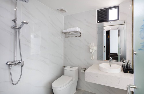 Tran Phu Beach Hotel | Crown Hotel Nha Trang