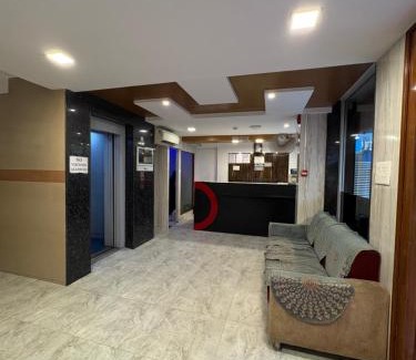 Bangalore City Center Hotel | Crown Inn