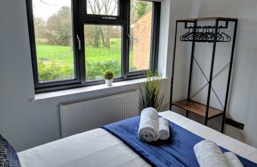 George Green Casa | Crown Meadow - 4 Bedroom House - Heathrow - ExcellentStays